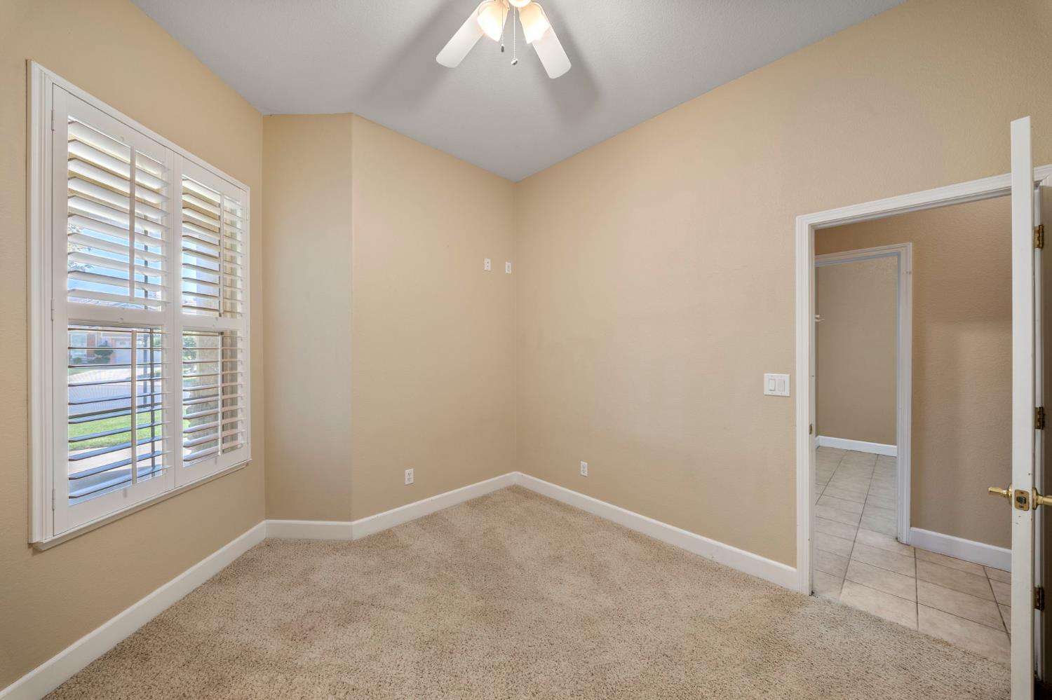 3917 Lakeside Dr, Modesto, CA 95355