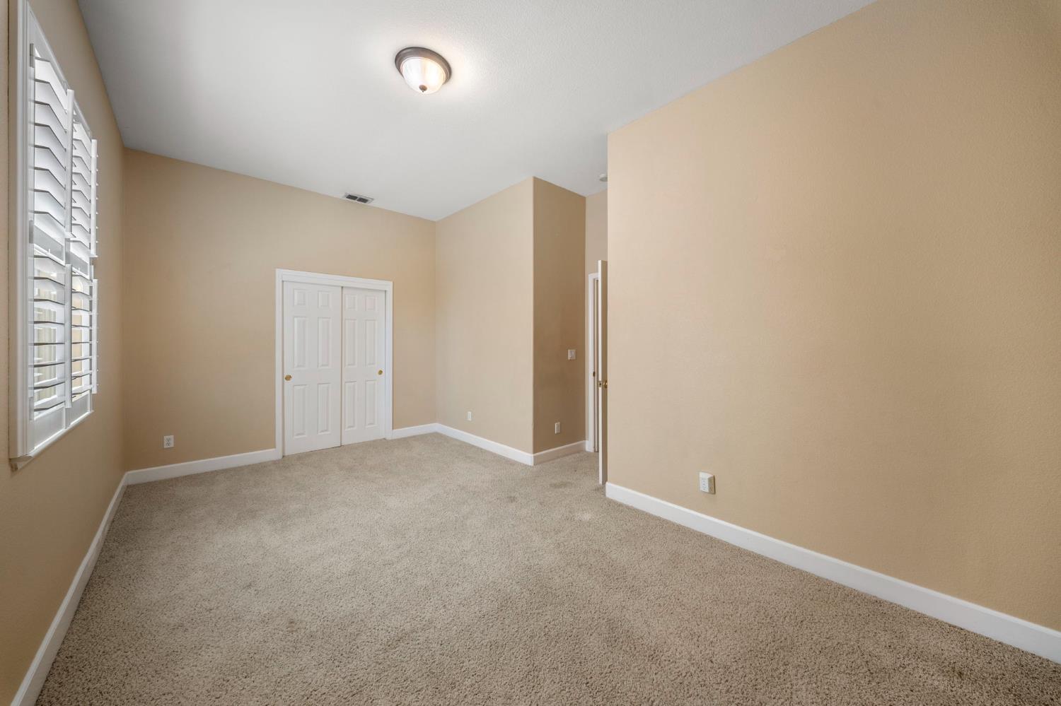 3917 Lakeside Dr, Modesto, CA 95355