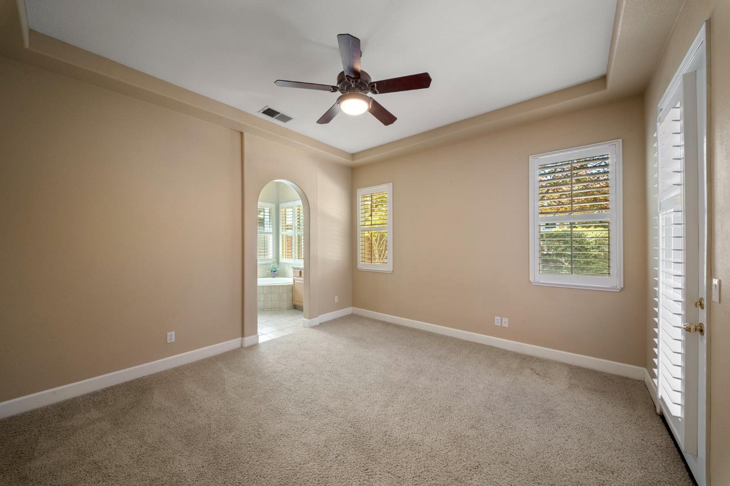 3917 Lakeside Dr, Modesto, CA 95355