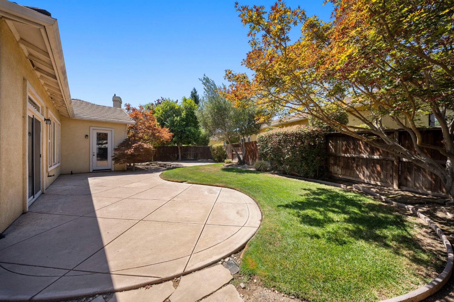 3917 Lakeside Dr, Modesto, CA 95355