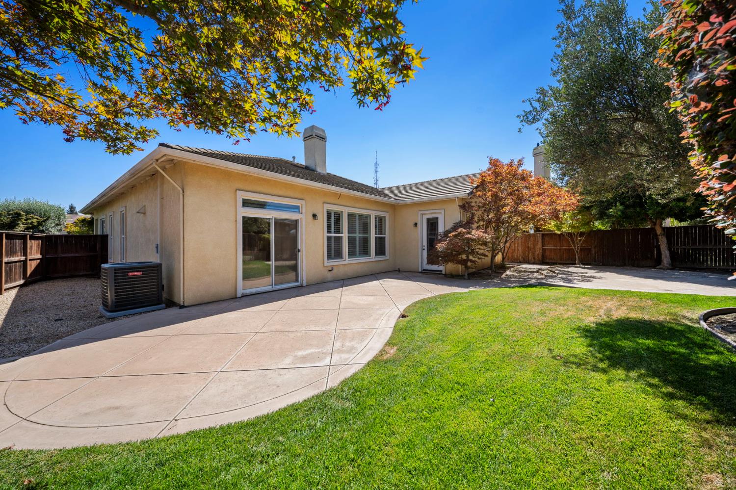 3917 Lakeside Dr, Modesto, CA 95355