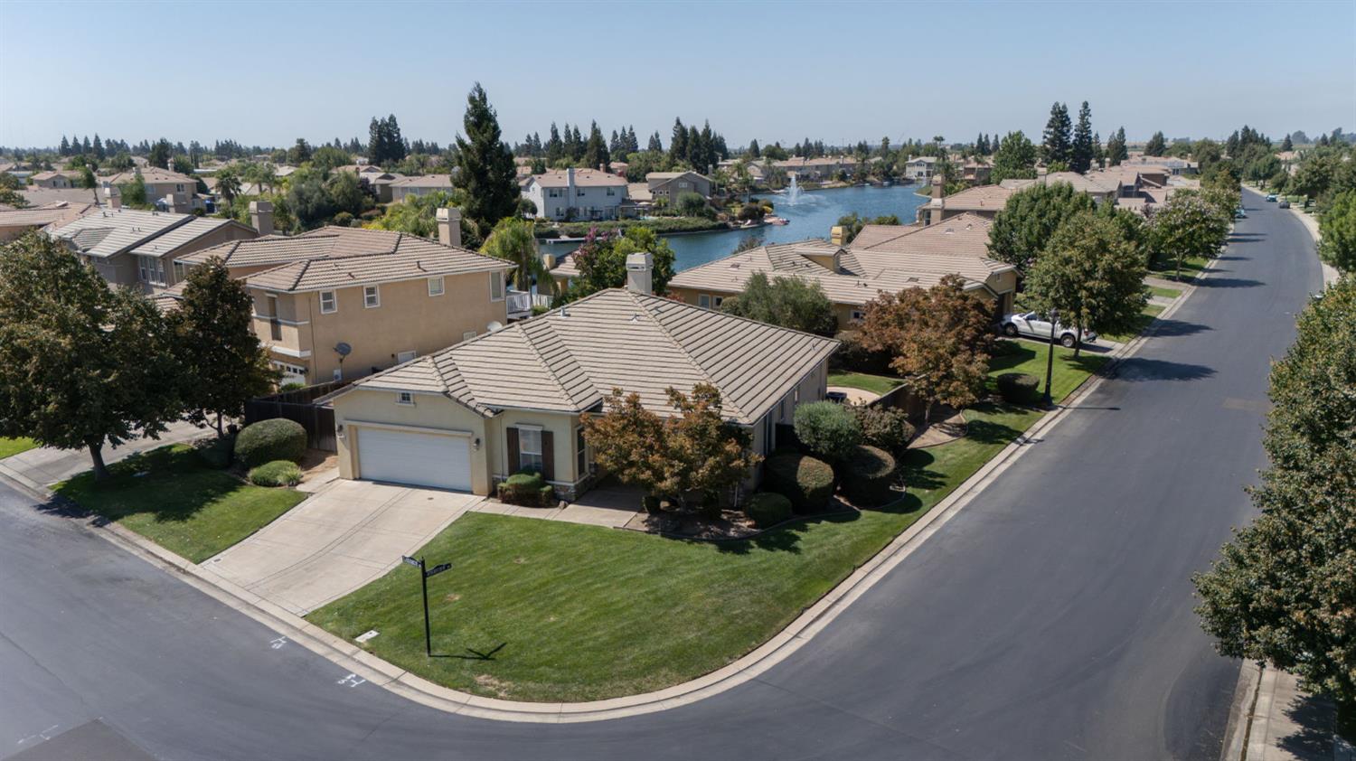 3917 Lakeside Dr, Modesto, CA 95355