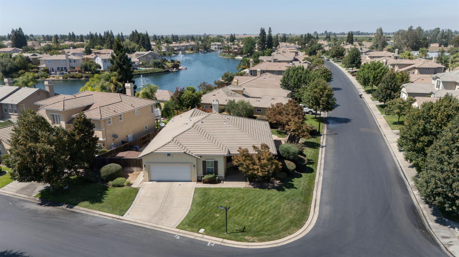 3917 Lakeside Dr, Modesto, CA 95355