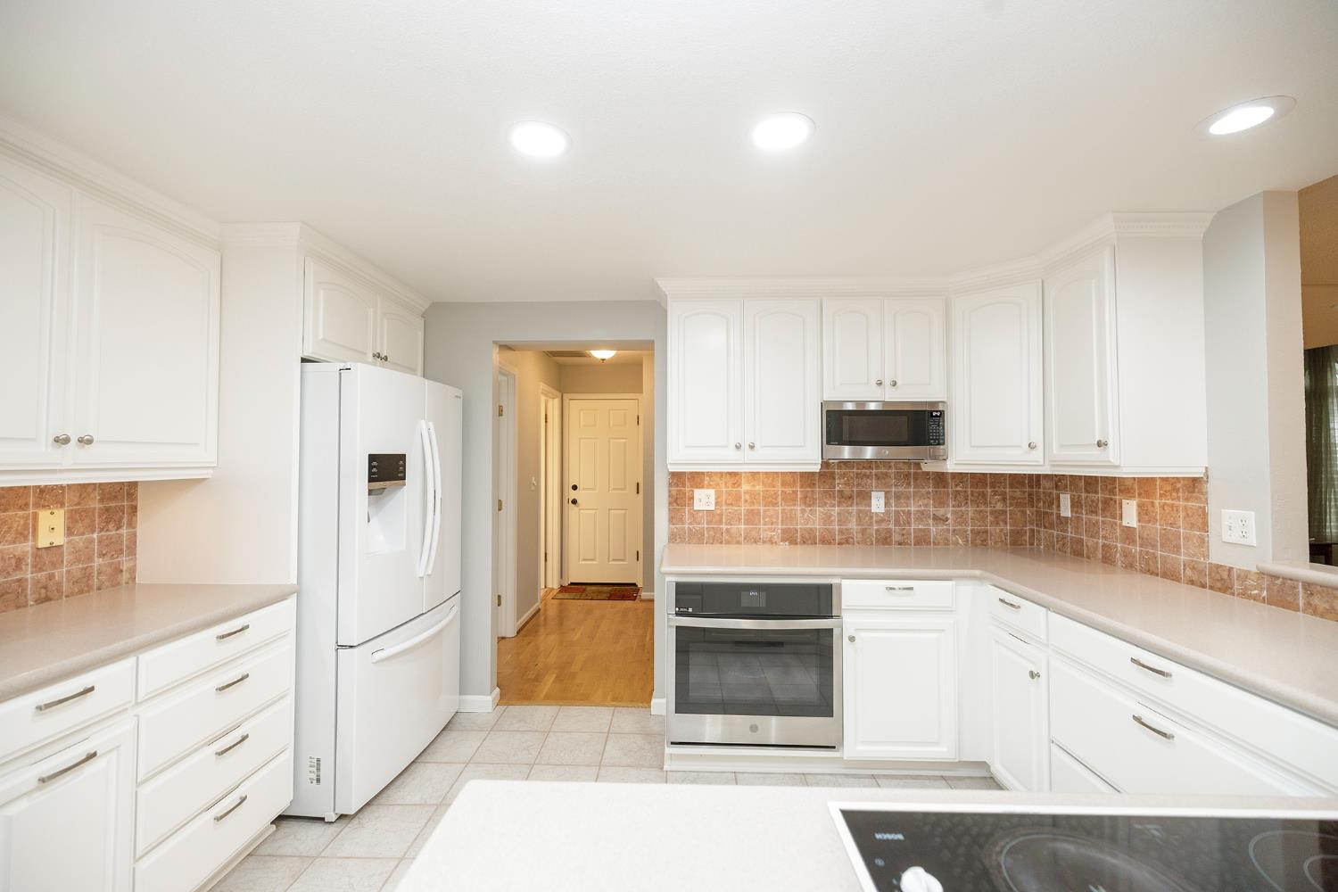 808 Stonecreek Cir, Modesto, CA 95355