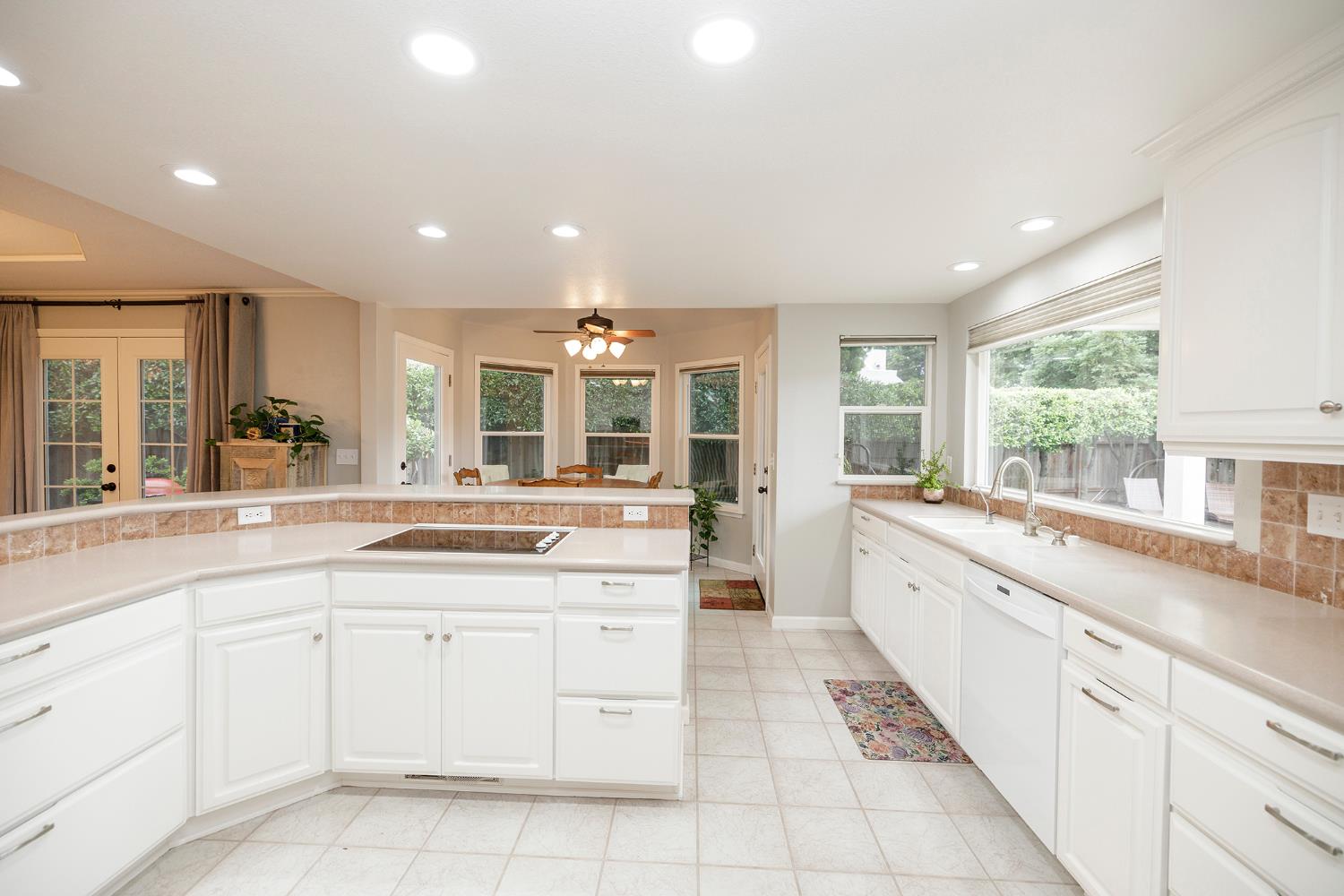 808 Stonecreek Cir, Modesto, CA 95355
