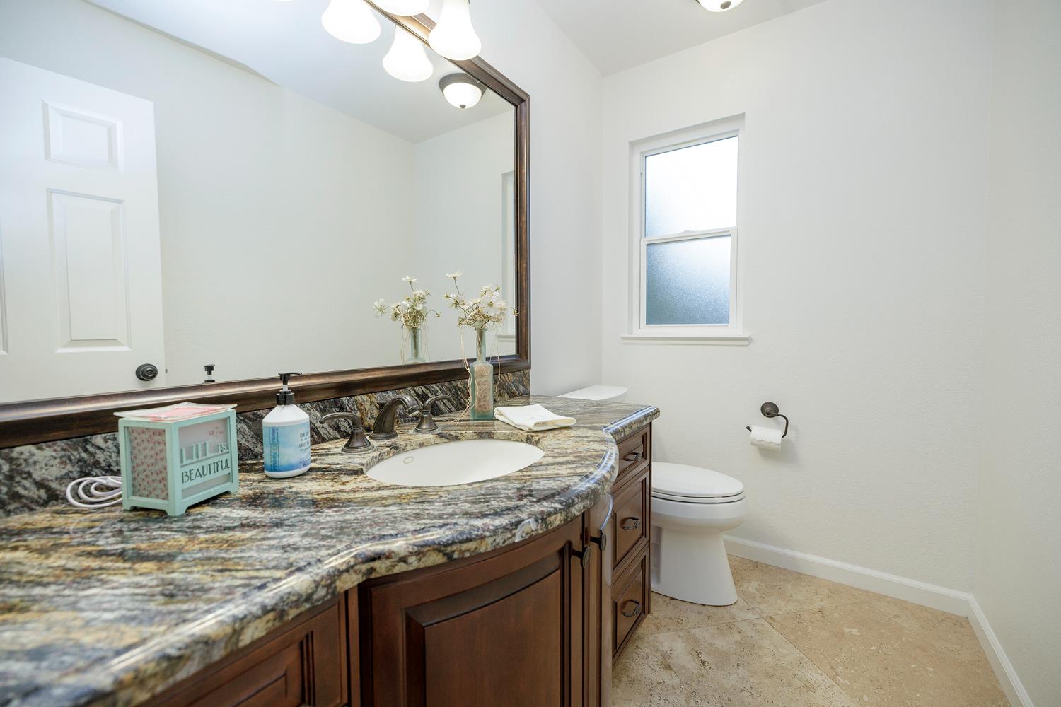 808 Stonecreek Cir, Modesto, CA 95355