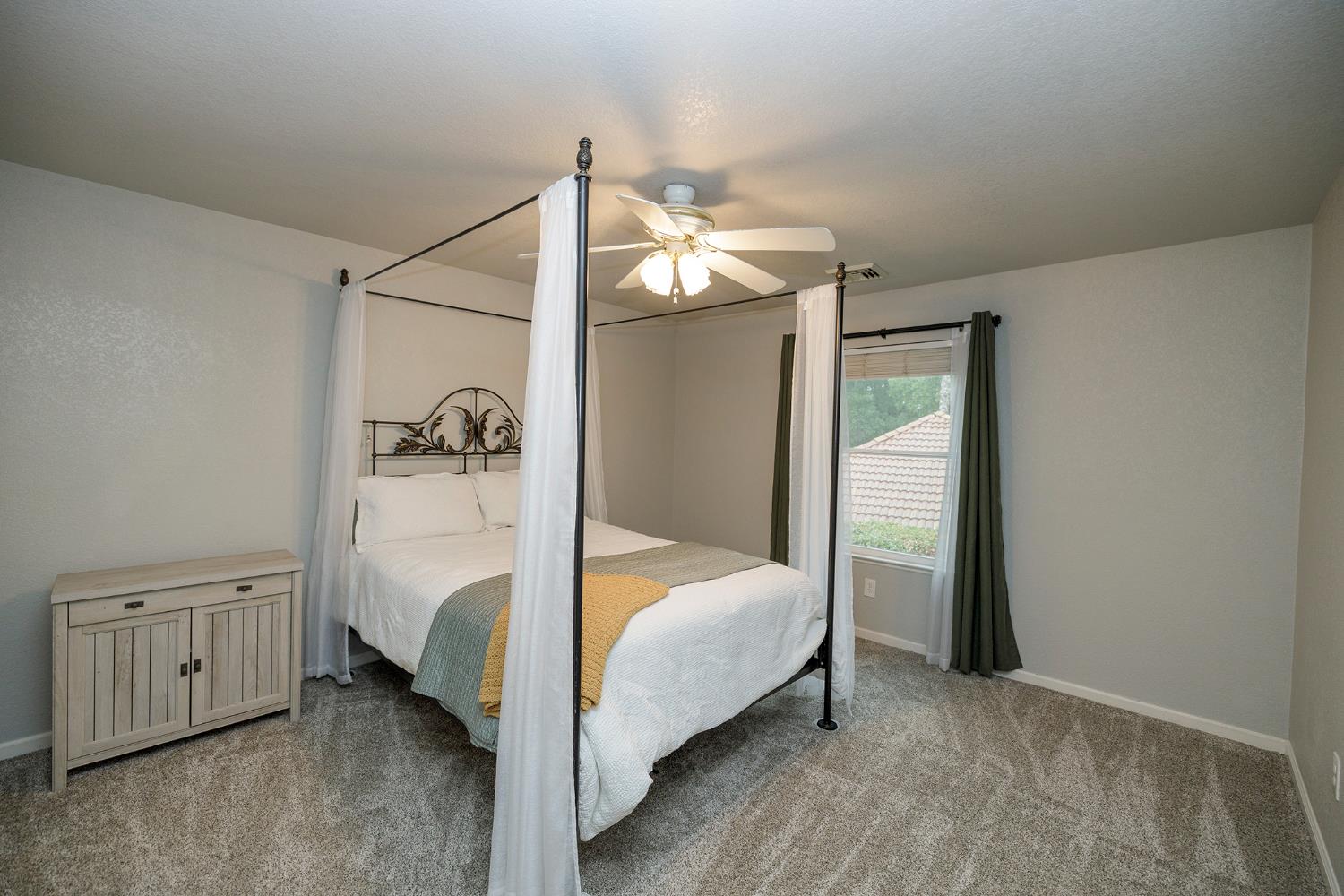 808 Stonecreek Cir, Modesto, CA 95355
