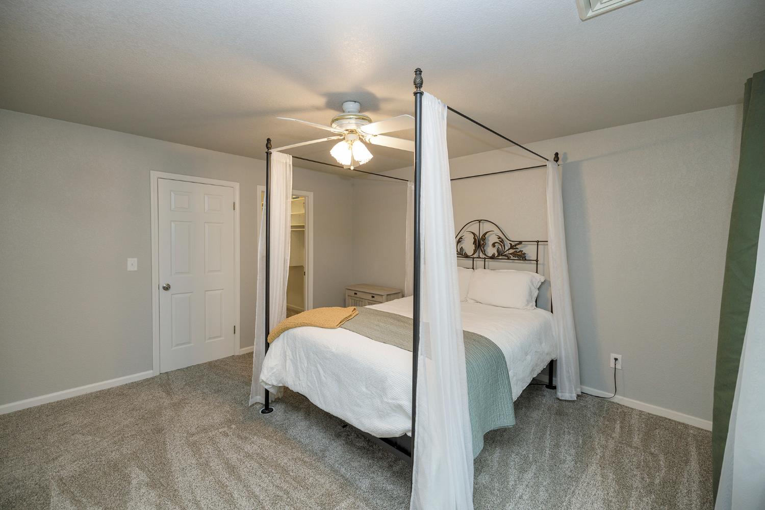 808 Stonecreek Cir, Modesto, CA 95355