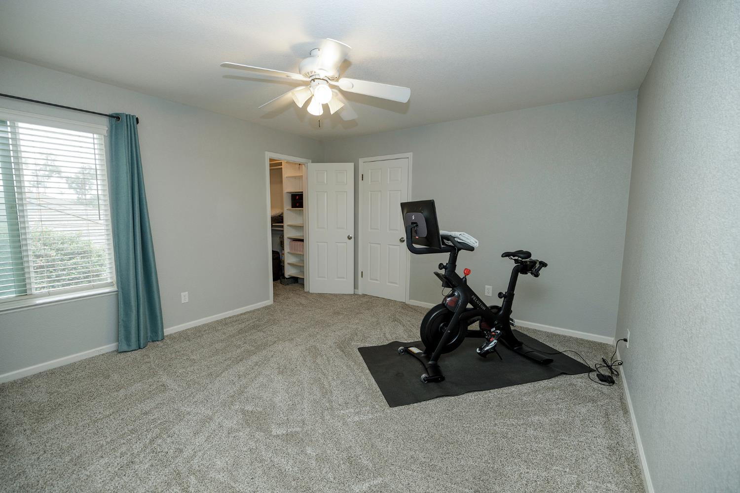 808 Stonecreek Cir, Modesto, CA 95355