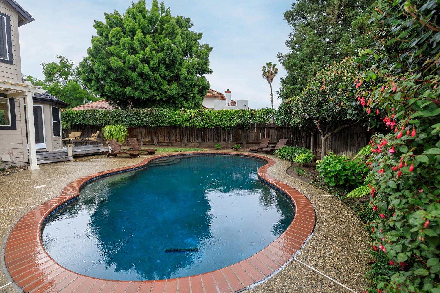 808 Stonecreek Cir, Modesto, CA 95355