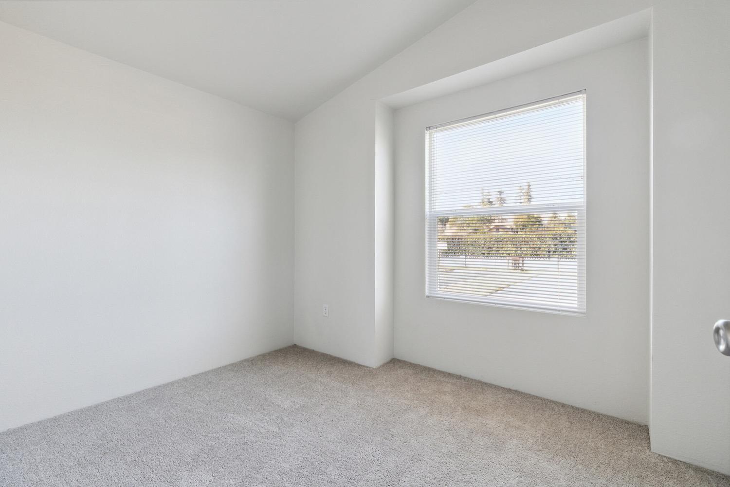 820 S Chinowth St. #74, Visalia, CA 93277