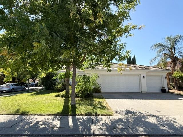 2001 Paramont Way, Modesto, CA 95355