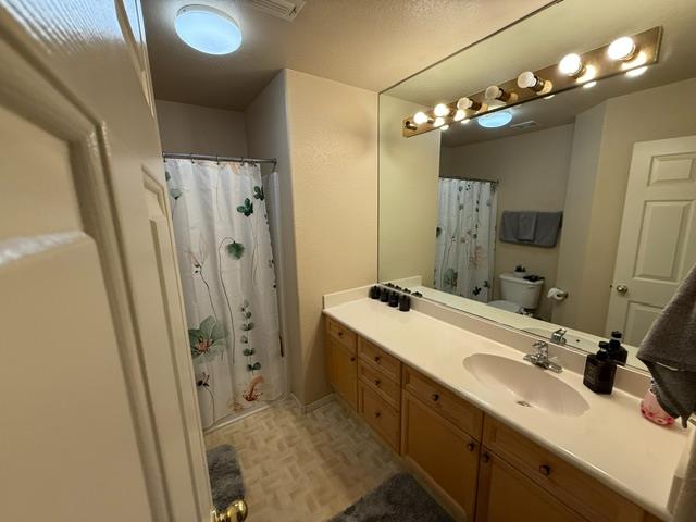 2001 Paramont Way, Modesto, CA 95355