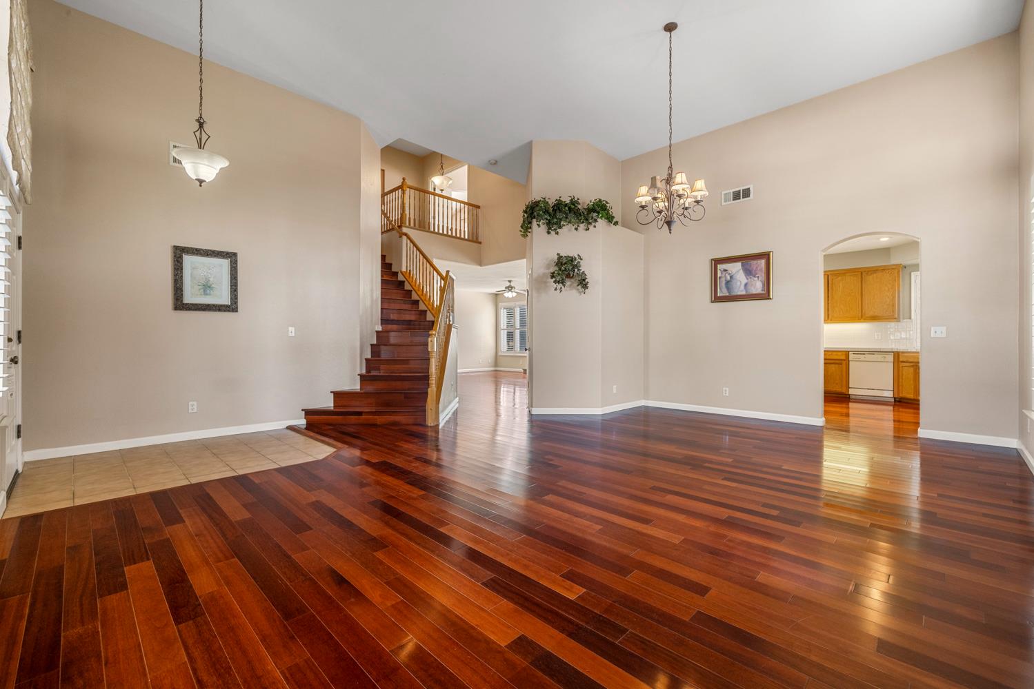 4000 Viader Dr, Modesto, CA 95356