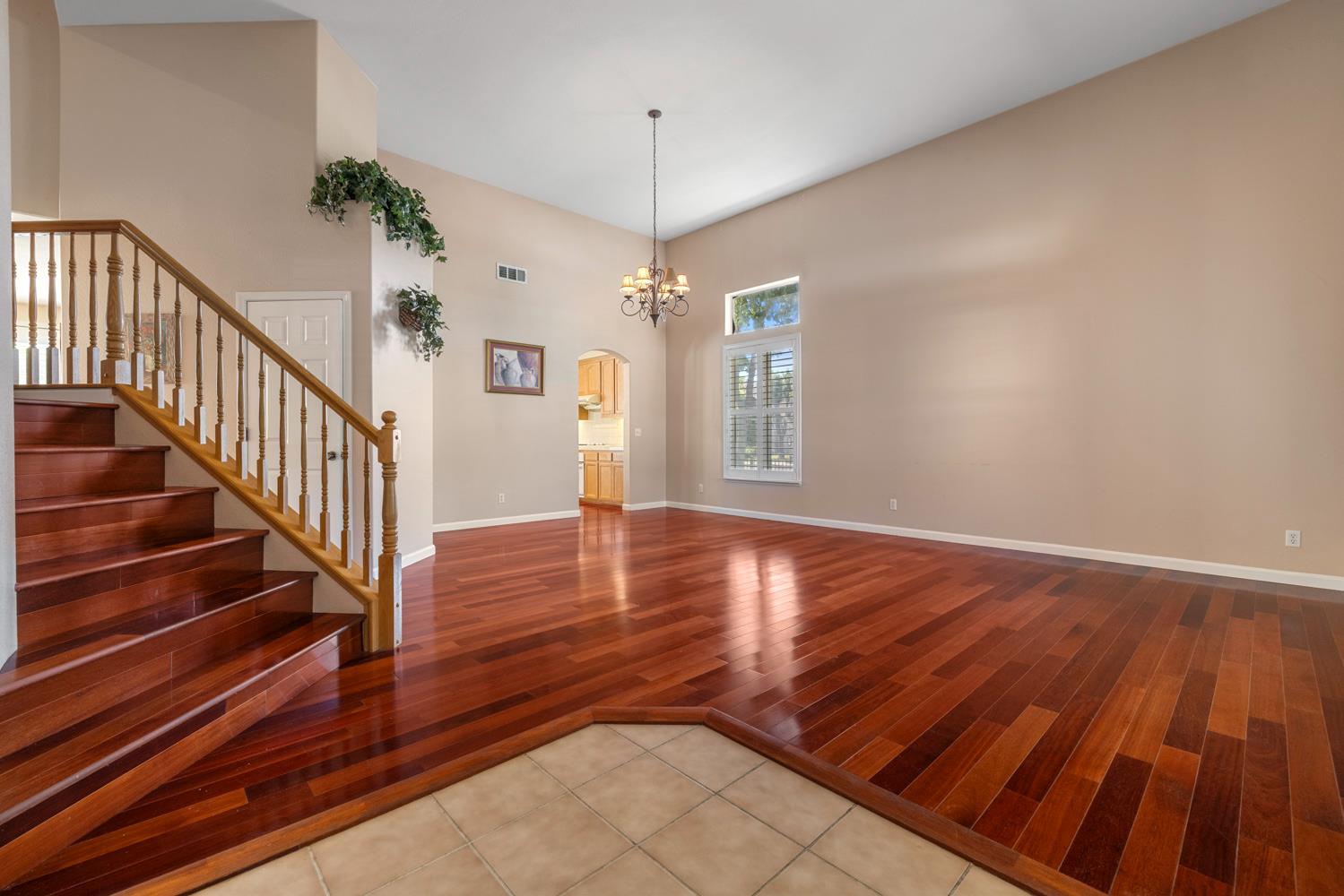 4000 Viader Dr, Modesto, CA 95356
