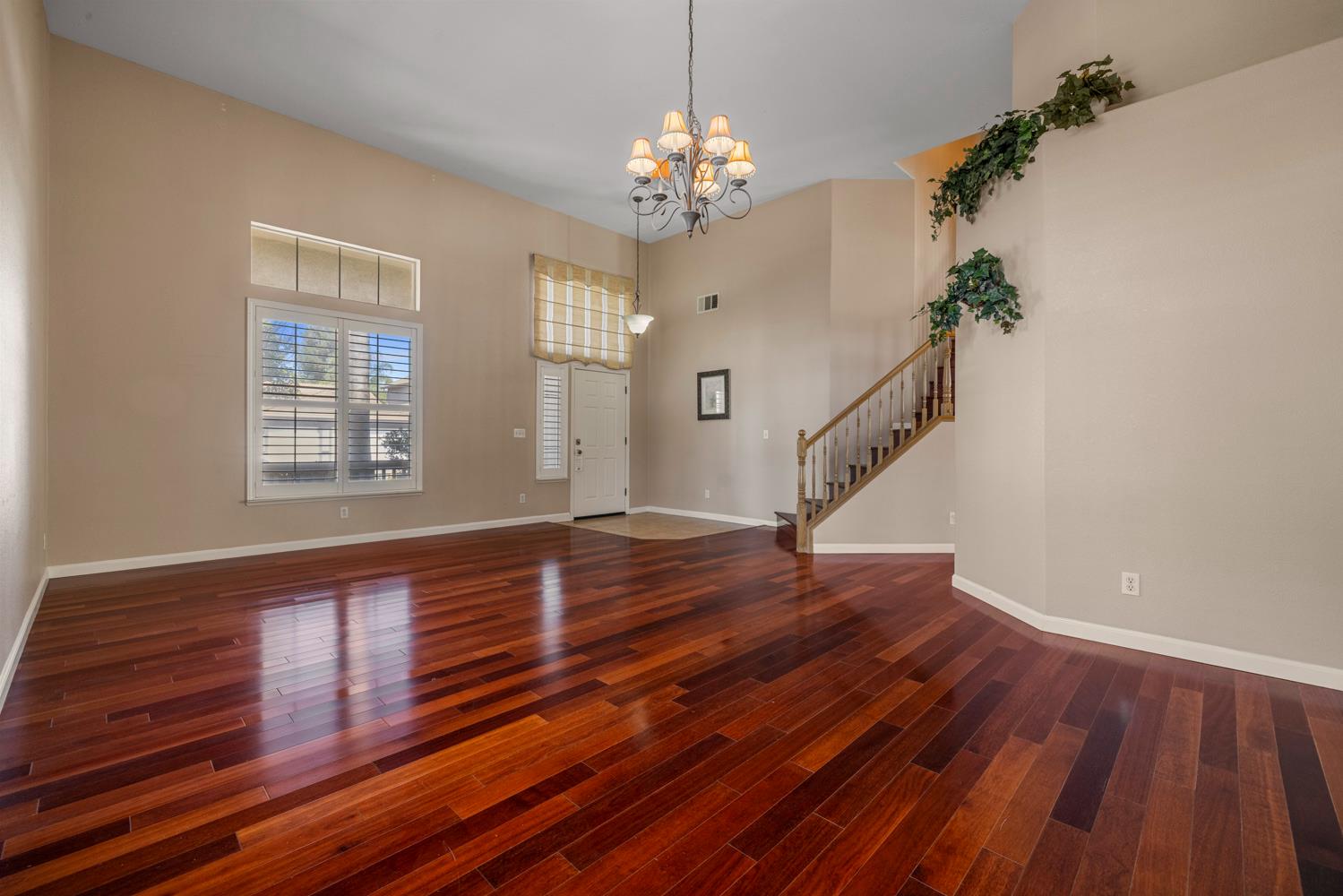 4000 Viader Dr, Modesto, CA 95356
