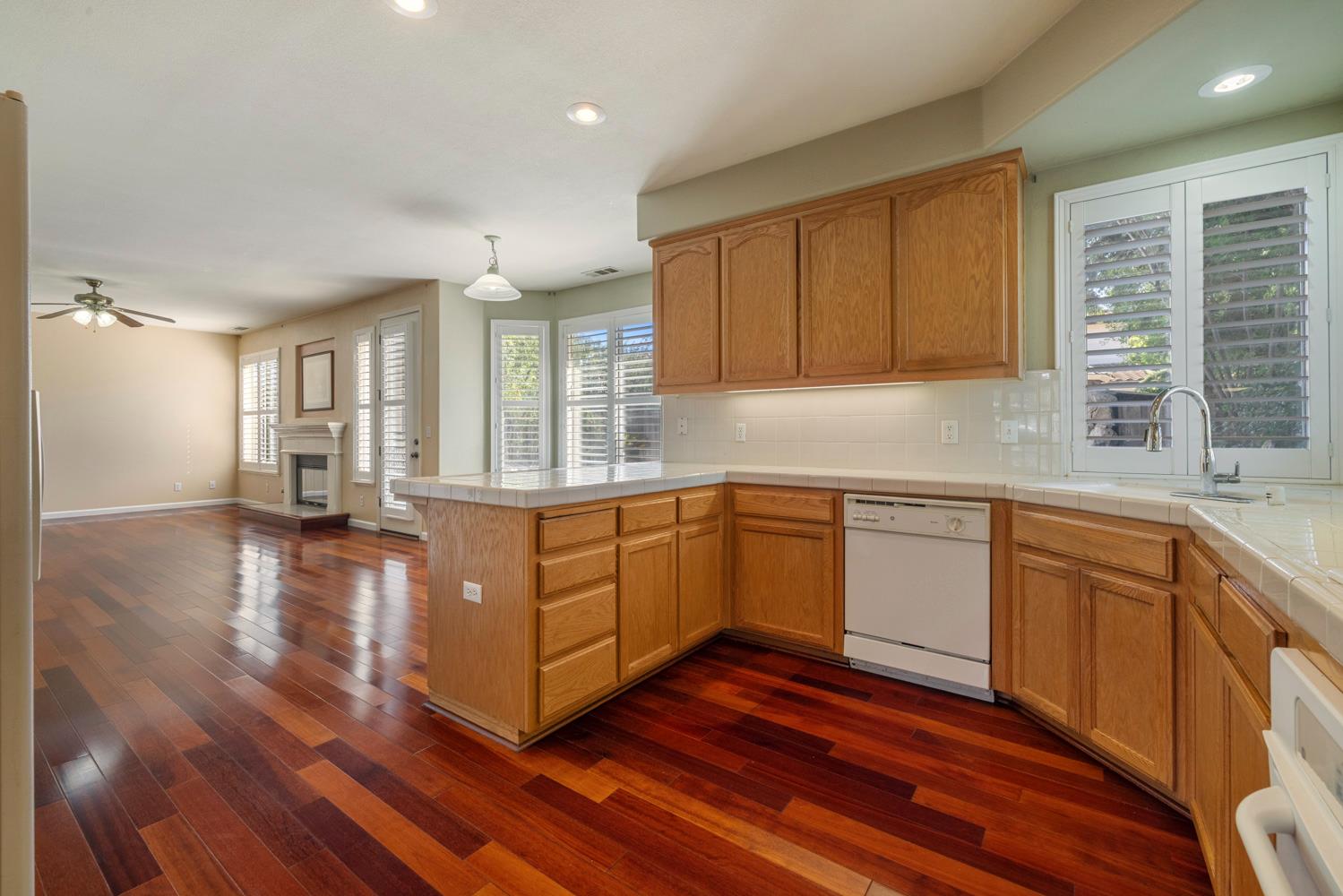4000 Viader Dr, Modesto, CA 95356