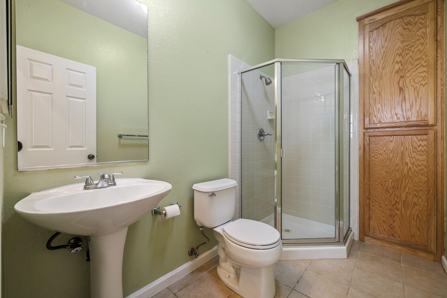 4000 Viader Dr, Modesto, CA 95356