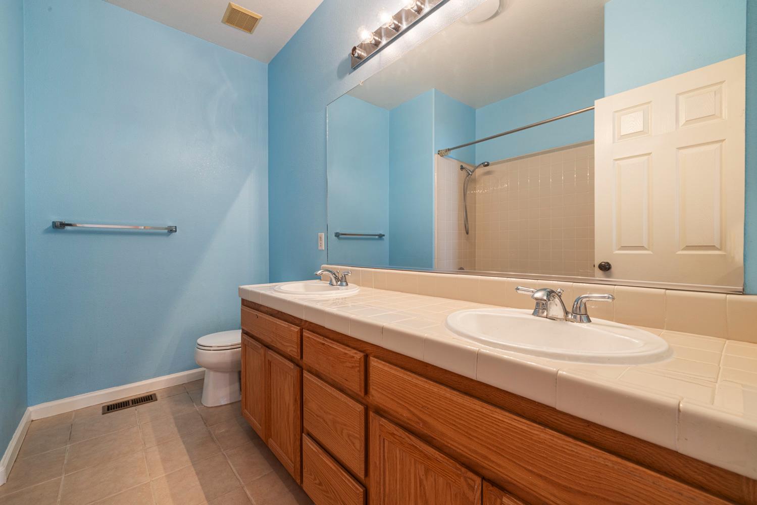 4000 Viader Dr, Modesto, CA 95356