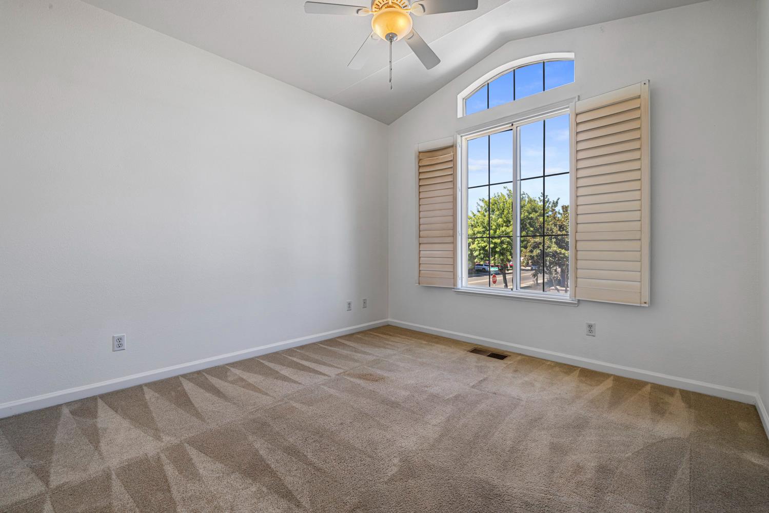 4000 Viader Dr, Modesto, CA 95356
