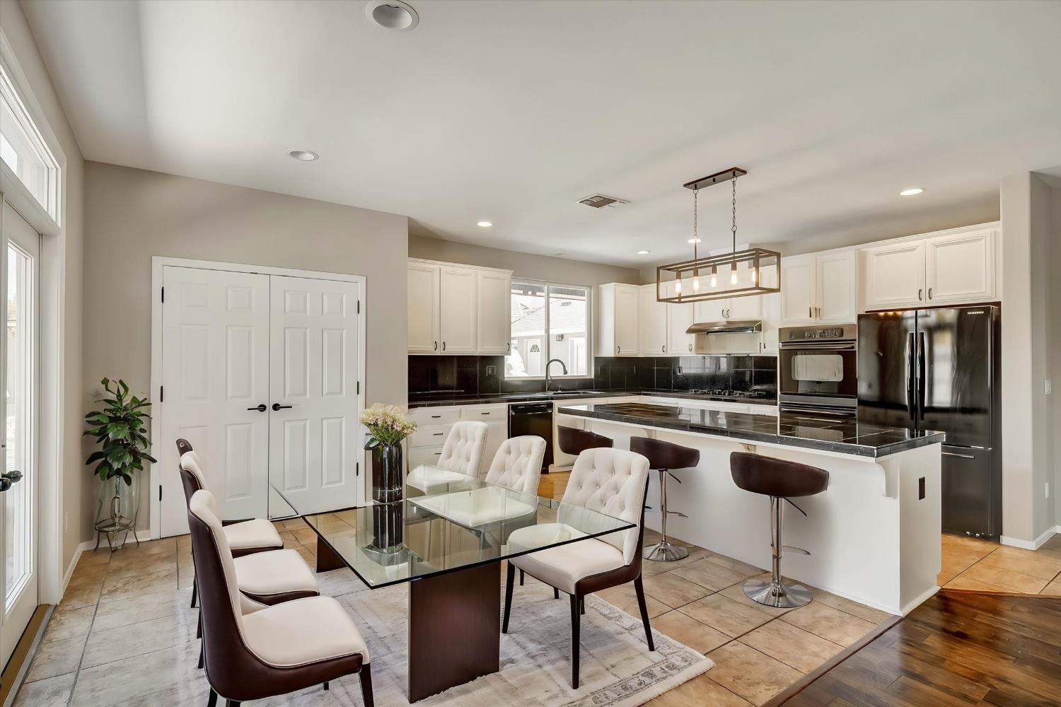 537 Gregory, Manteca, CA 95336