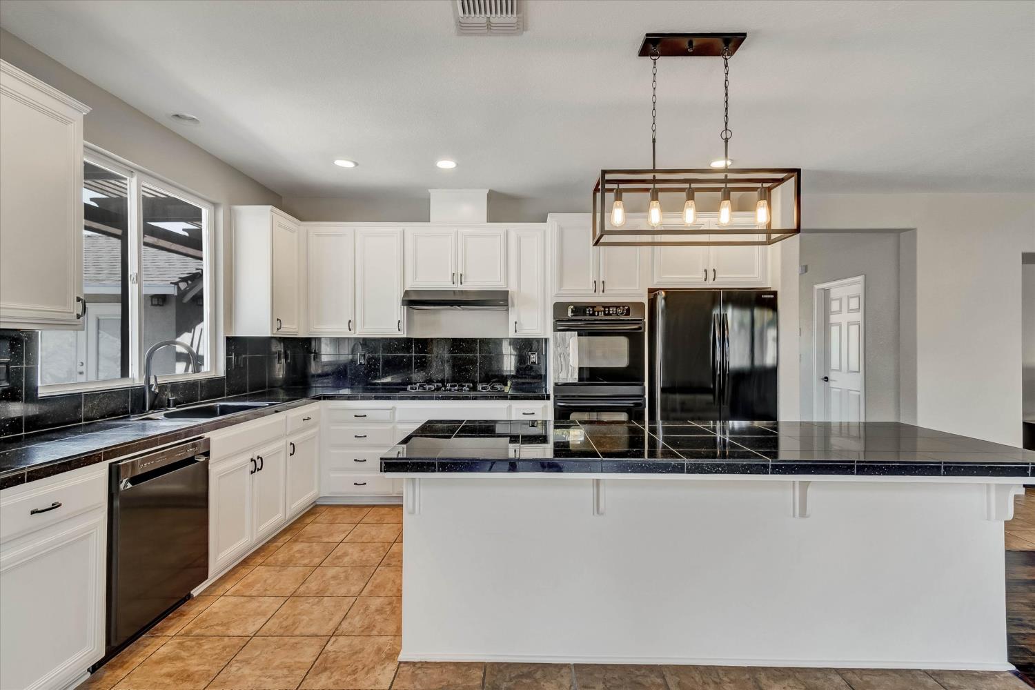 537 Gregory, Manteca, CA 95336
