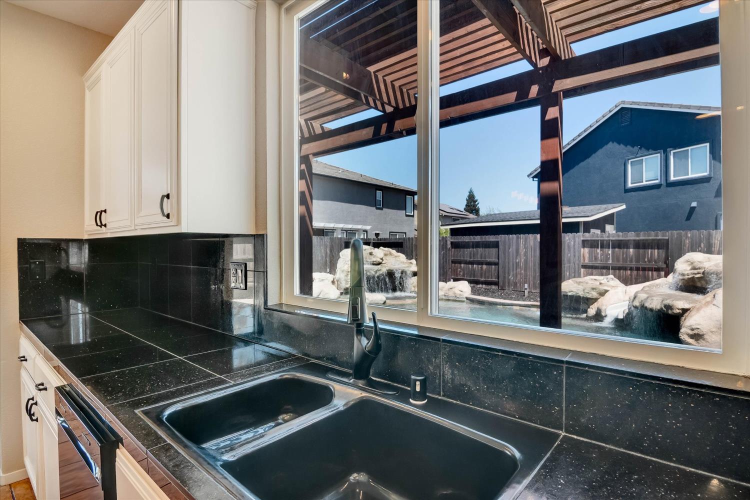 537 Gregory, Manteca, CA 95336