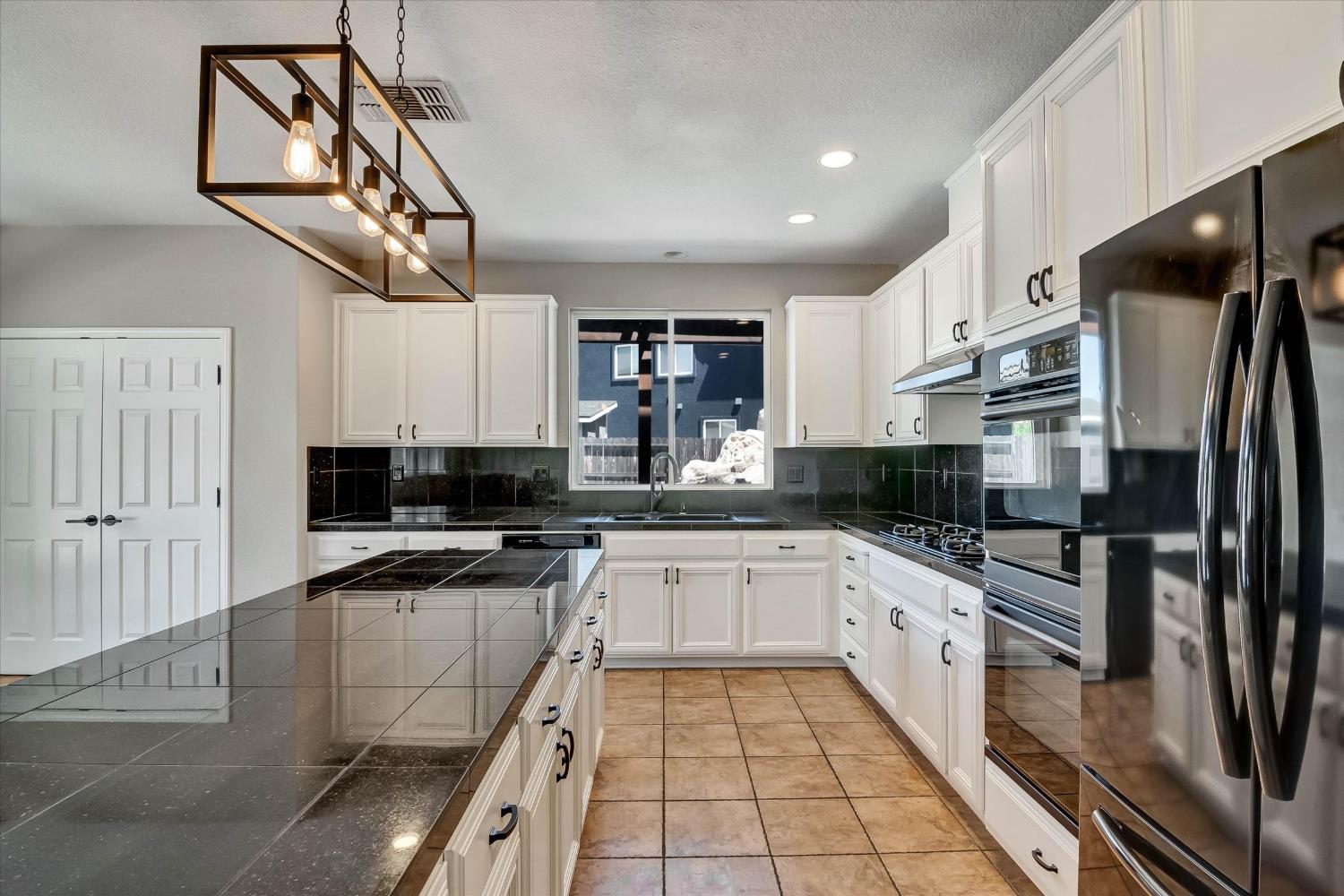 537 Gregory, Manteca, CA 95336
