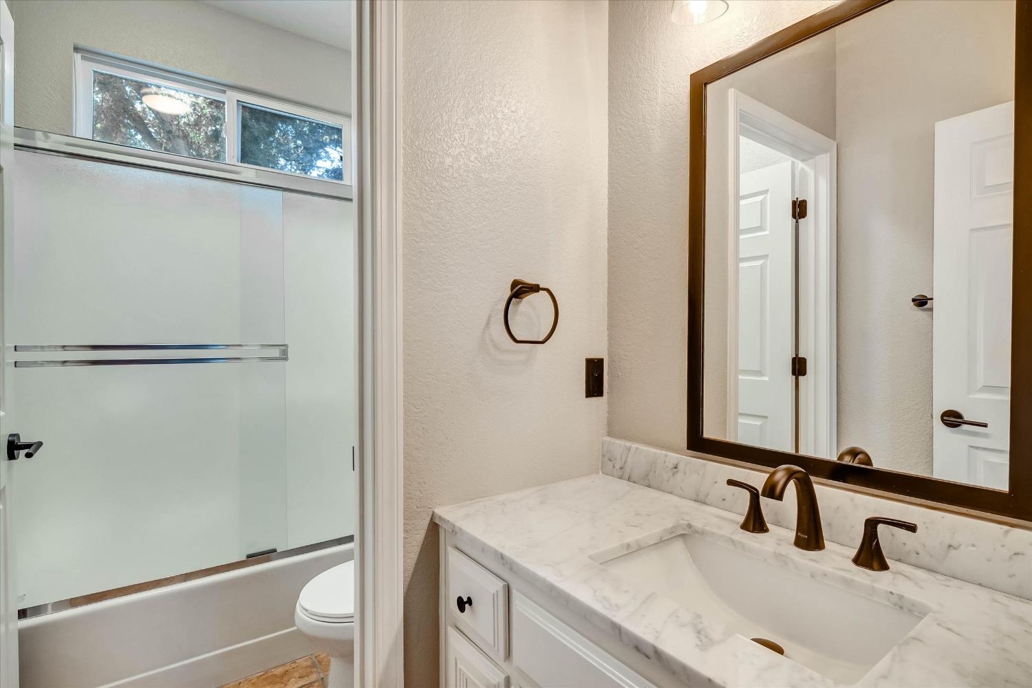 537 Gregory, Manteca, CA 95336