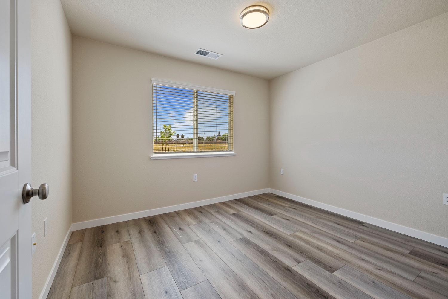 465 Quarto Dr, Turlock, CA 95380