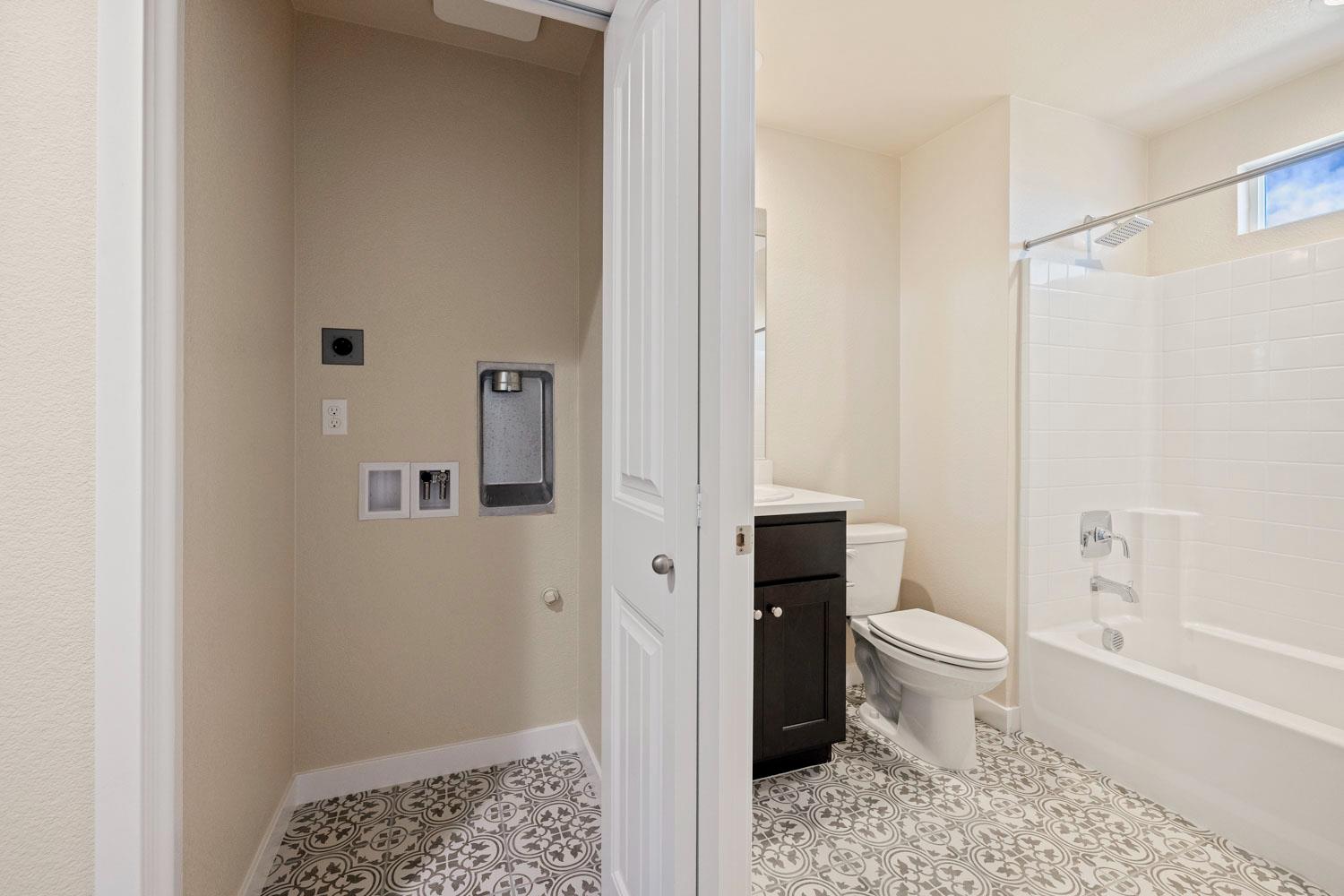 465 Quarto Dr, Turlock, CA 95380
