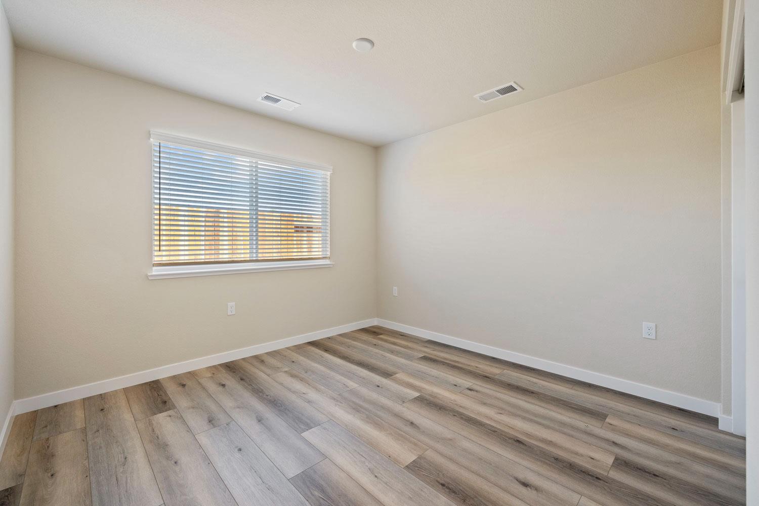 465 Quarto Dr, Turlock, CA 95380