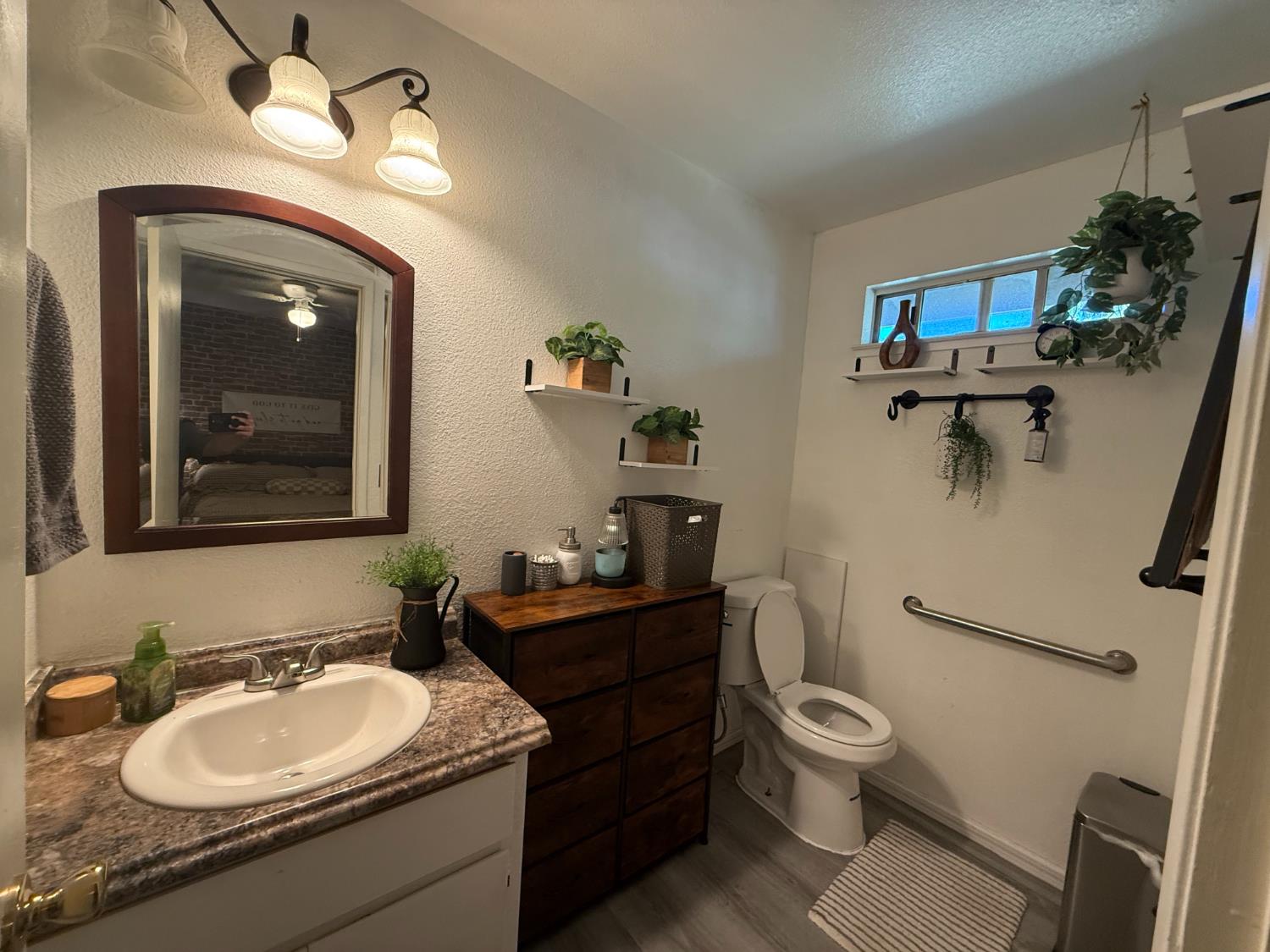 1971 Madera Ave, Dos Palos, CA 93620