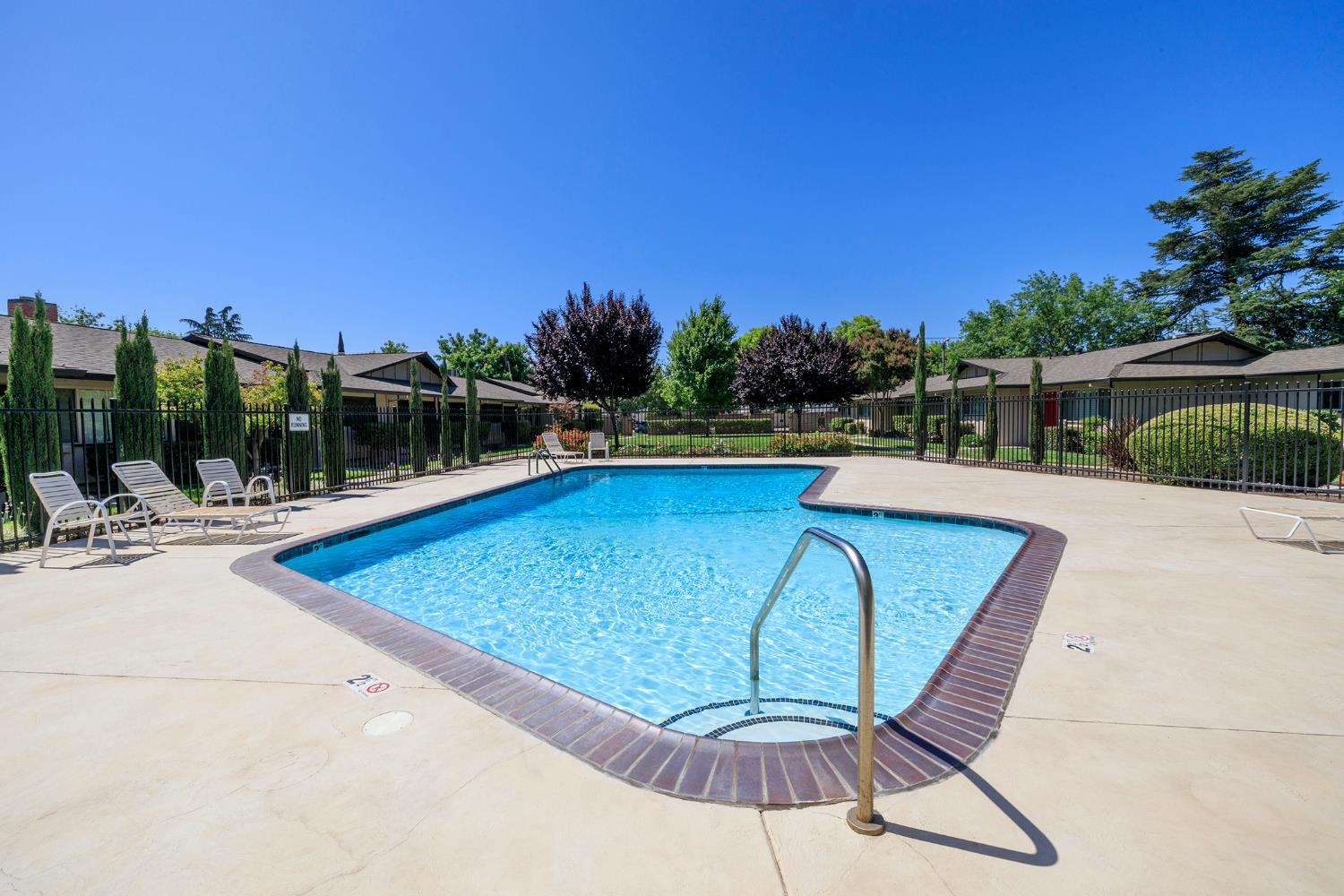 215 Floyd Ave #35, Modesto, CA 95350