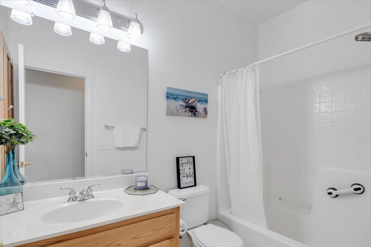 6250 Bluff View Rd, Copperopolis, CA 95228