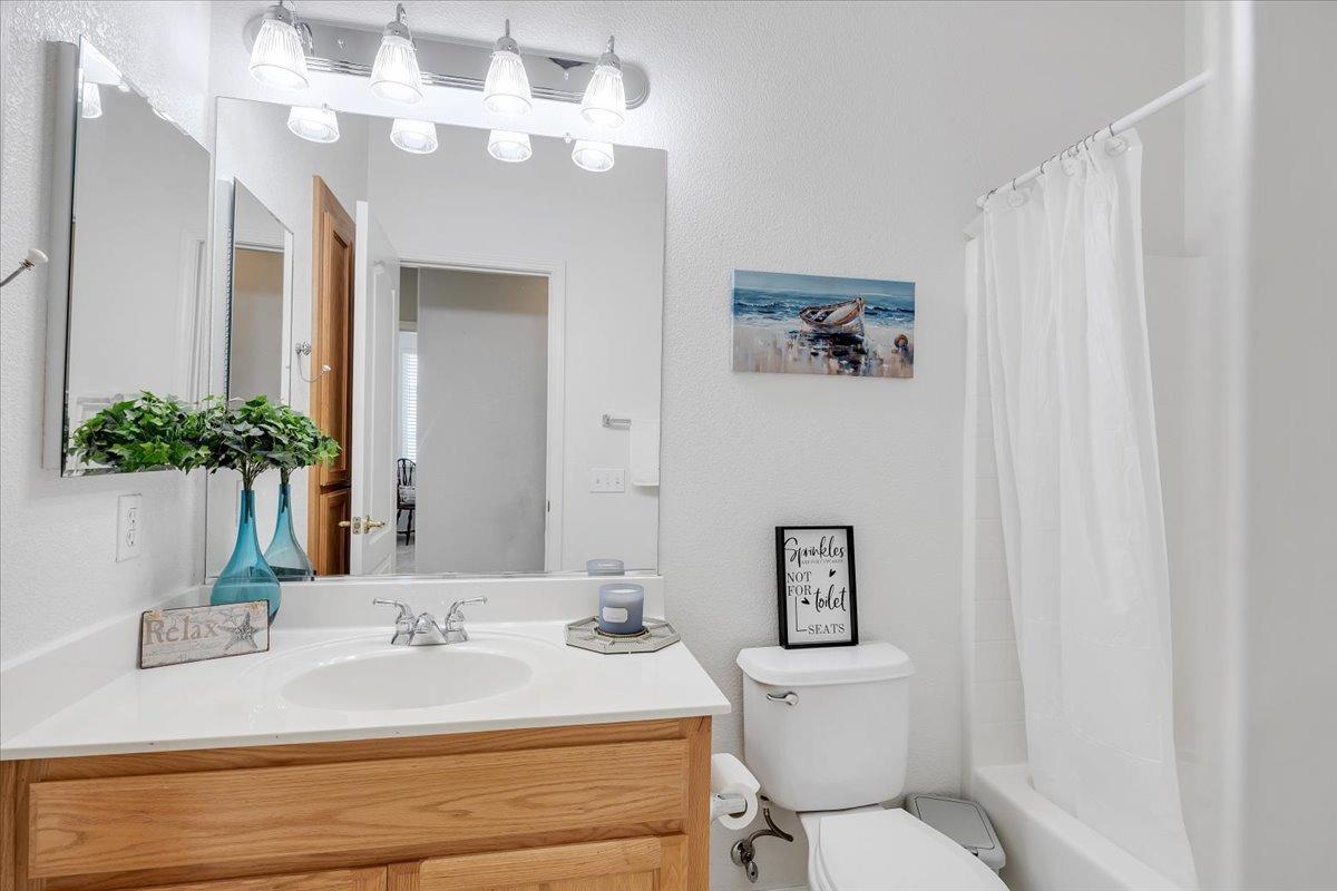6250 Bluff View Rd, Copperopolis, CA 95228