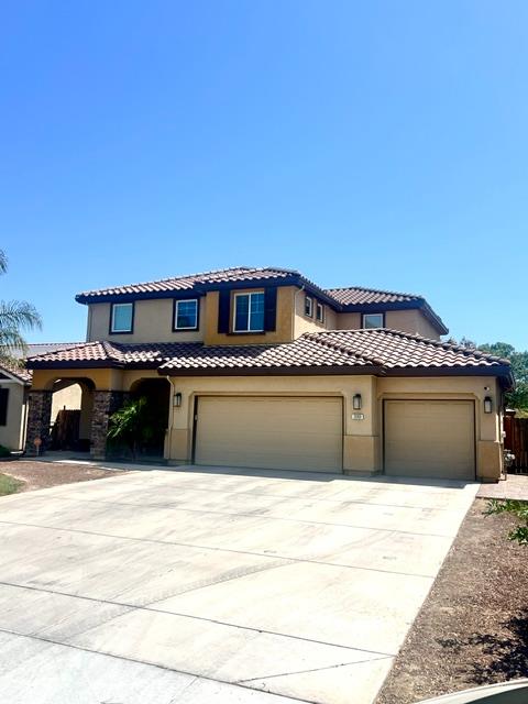 2009 Gus Vilallta Dr, Los Banos, CA 93635