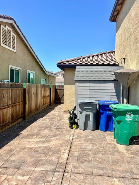 2009 Gus Vilallta Dr, Los Banos, CA 93635