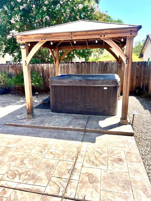 2009 Gus Vilallta Dr, Los Banos, CA 93635