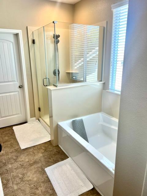 2009 Gus Vilallta Dr, Los Banos, CA 93635