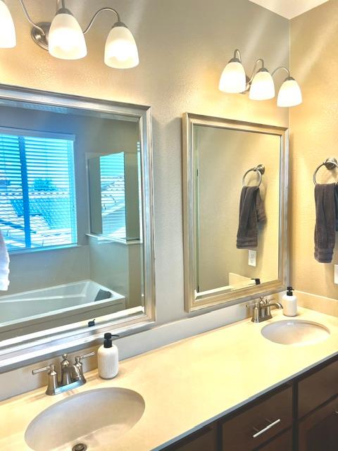 2009 Gus Vilallta Dr, Los Banos, CA 93635