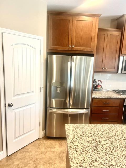 2009 Gus Vilallta Dr, Los Banos, CA 93635