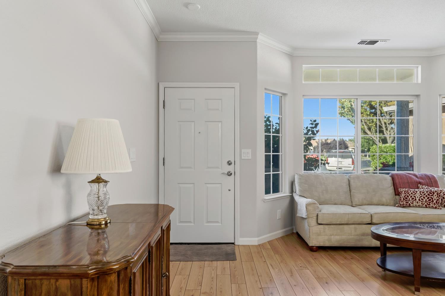 3201 Spring Crest Dr, Turlock, CA 95382