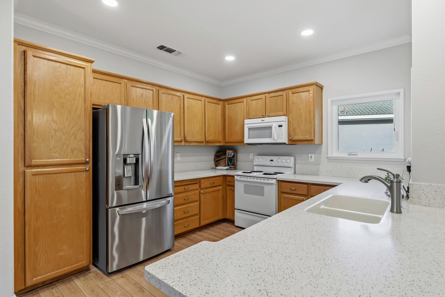 3201 Spring Crest Dr, Turlock, CA 95382
