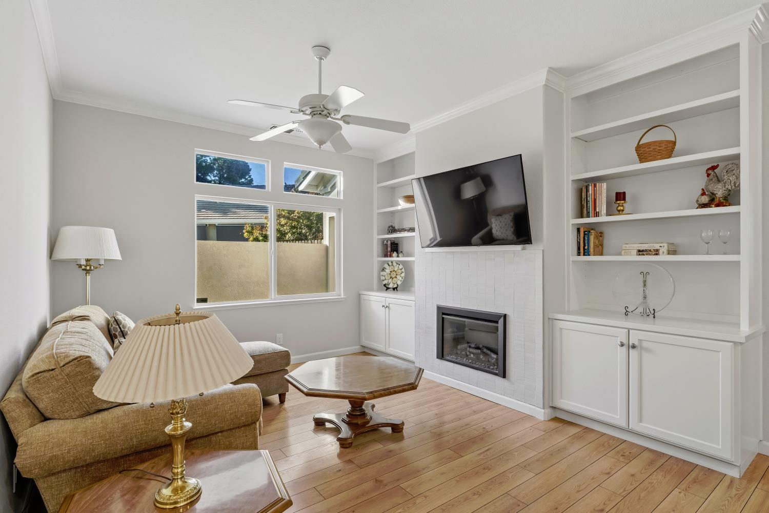 3201 Spring Crest Dr, Turlock, CA 95382