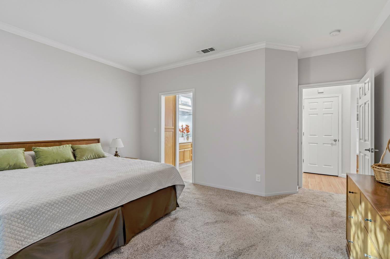 3201 Spring Crest Dr, Turlock, CA 95382