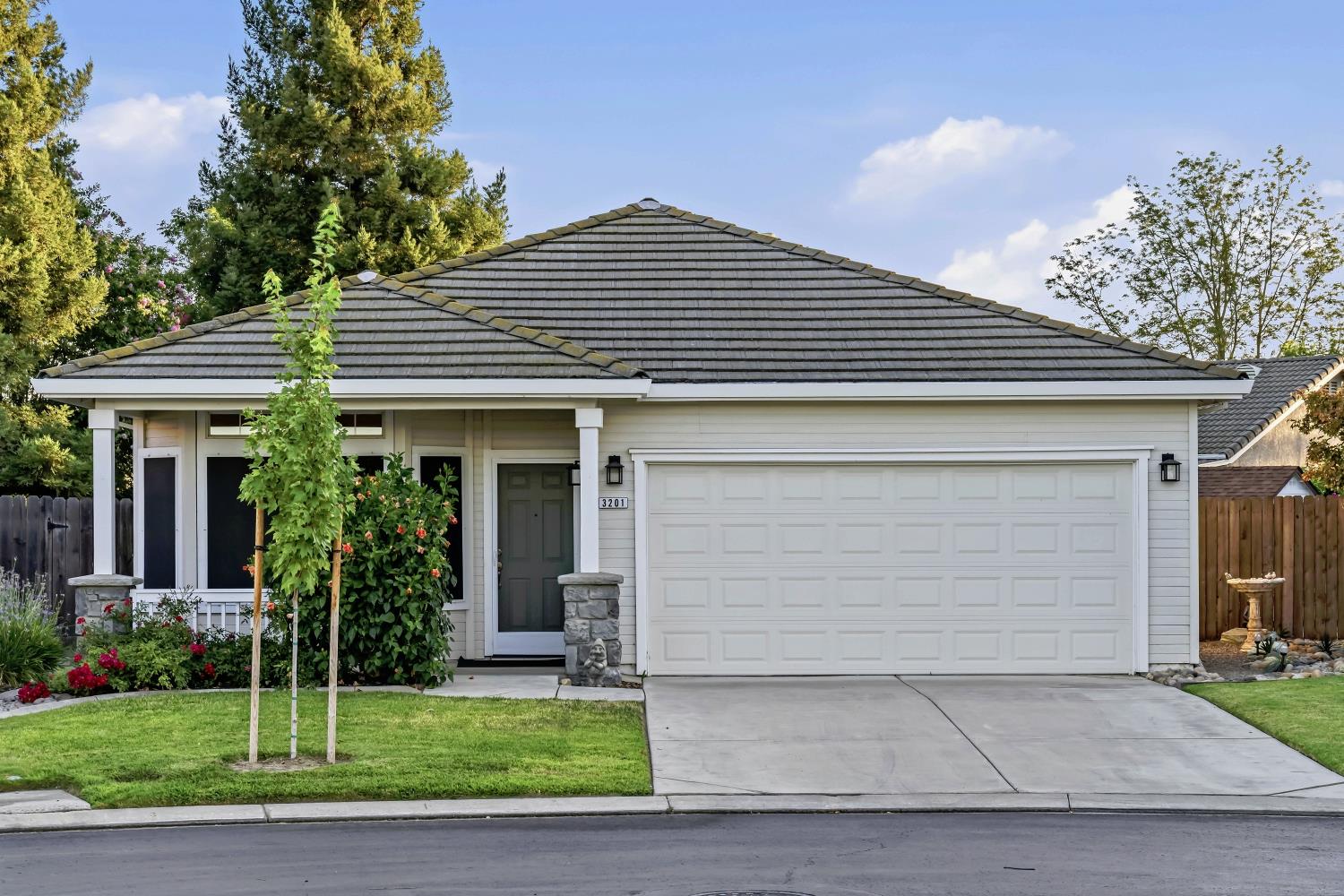 3201 Spring Crest Dr, Turlock, CA 95382