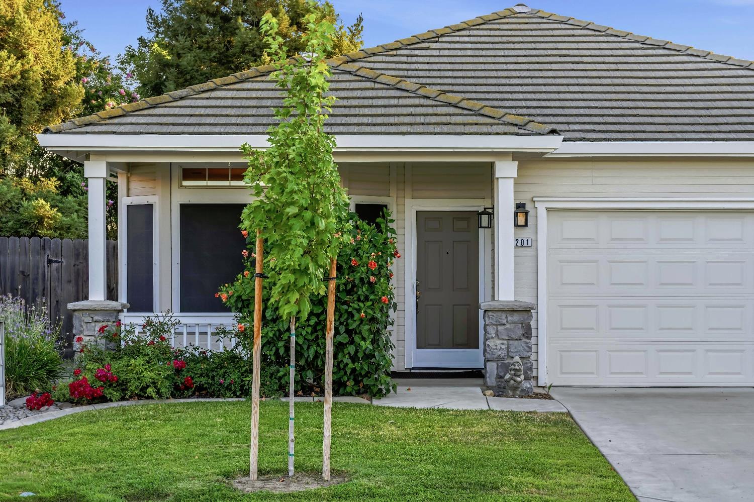 3201 Spring Crest Dr, Turlock, CA 95382