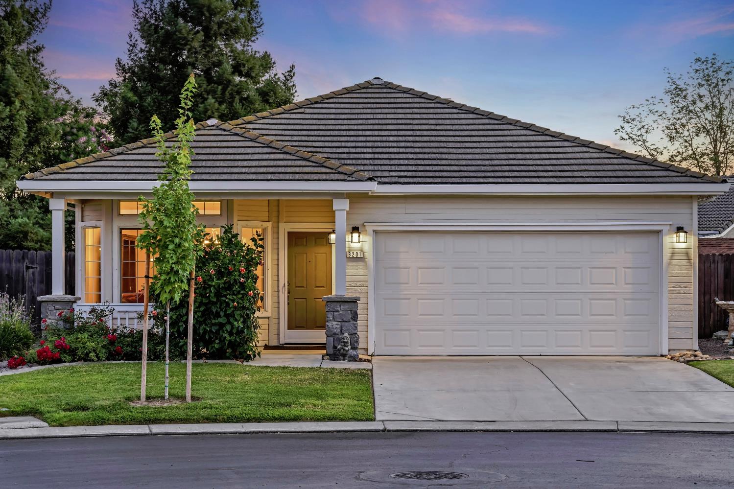 3201 Spring Crest Dr, Turlock, CA 95382