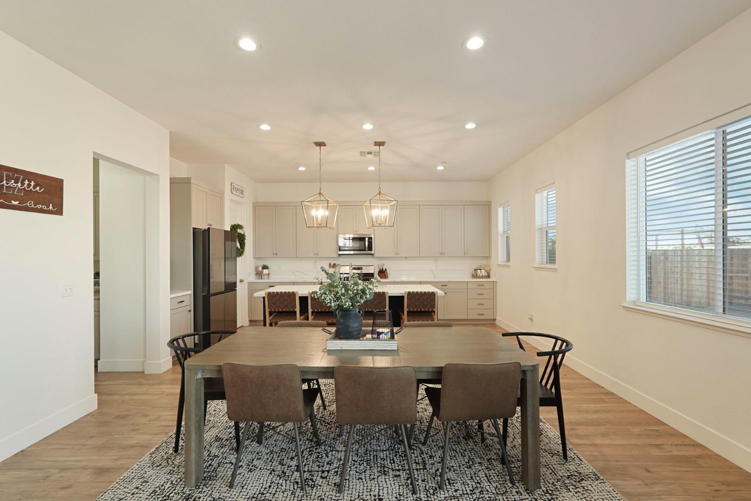 394 Vinal Dr, Manteca, CA 95337
